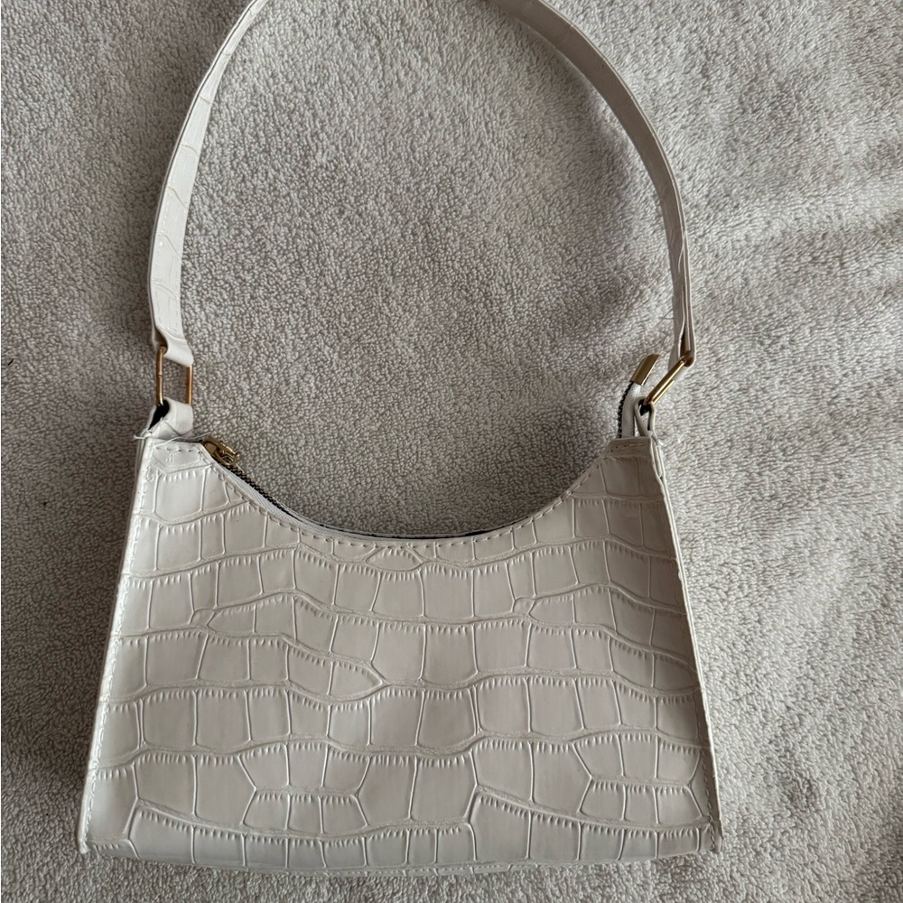 Elegant White Croc-Embossed Shoulder Bag